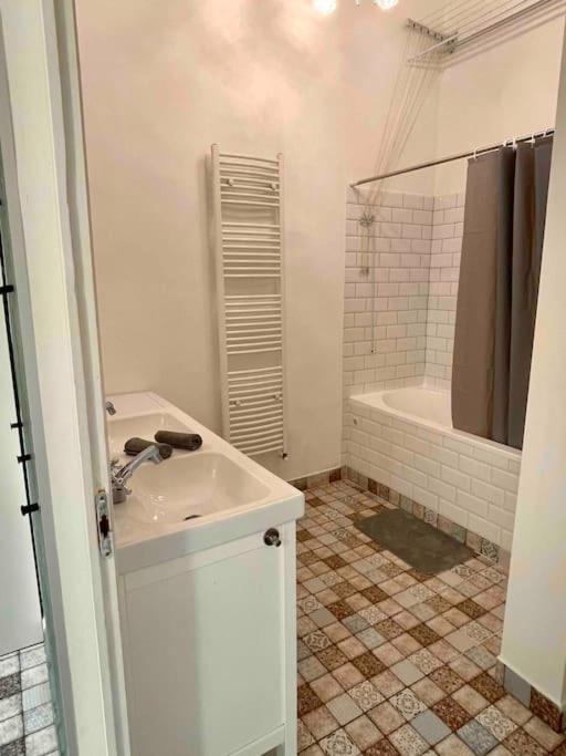 Knezits Spacious Ac Terrace Free Parking Будапеща Екстериор снимка